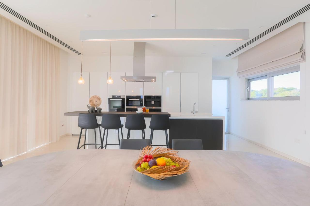 Sea Pearl Beachfront Villas - Breeze Айя-Напа Экстерьер фото
