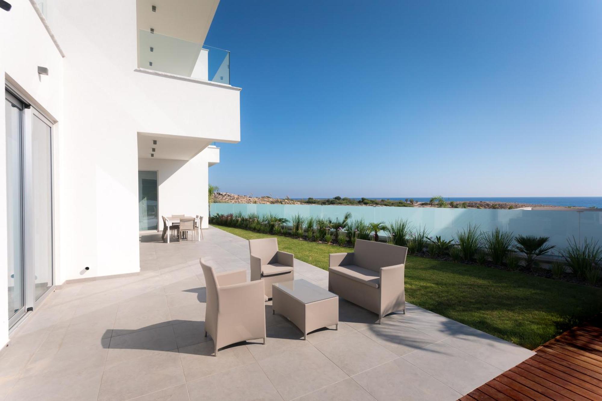 Sea Pearl Beachfront Villas - Breeze Айя-Напа Экстерьер фото